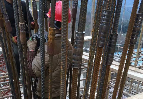 260622023807.jpg 冷擠壓鋼筋套筒施工現(xiàn)場.jpg